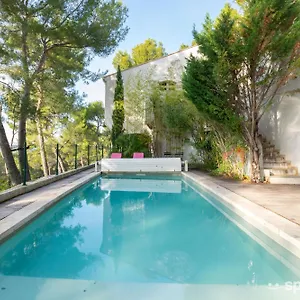 https://le-mas-des-roches.aixenprovencehotels.org